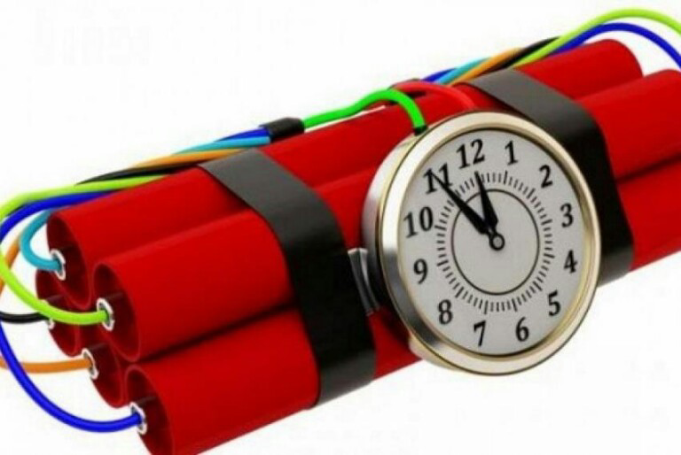 Ngerii.. Pos Polisi Sekitar Gedung DPR Dapat Ancaman BOM, DPR Perketat Keamanan !!