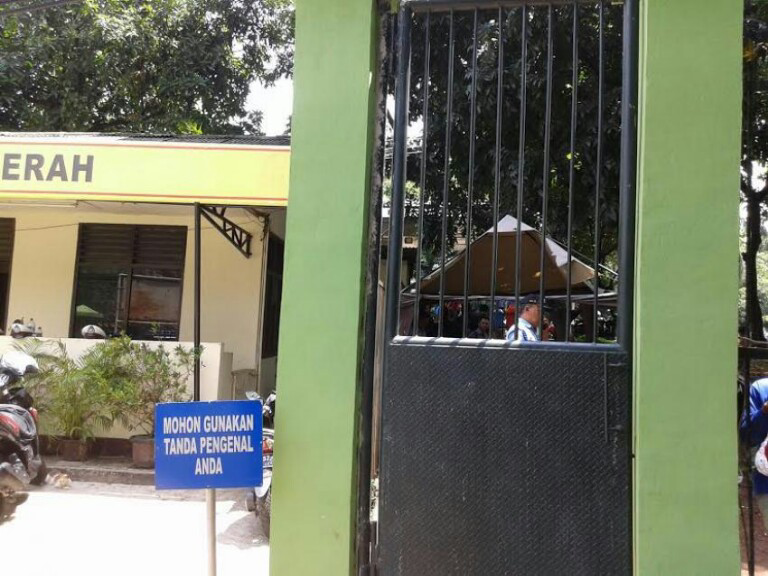 Ngerii.. Pos Polisi Sekitar Gedung DPR Dapat Ancaman BOM, DPR Perketat Keamanan !!