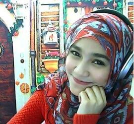 EmmaMhaa, Cewek Cantik yang Hobi Curhat Lewat Blog!