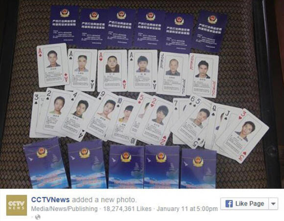 Kartu Remi Berisi 240 Foto Buronan Most Wanted Dibagikan Secara Gratis Pd Masyarakat