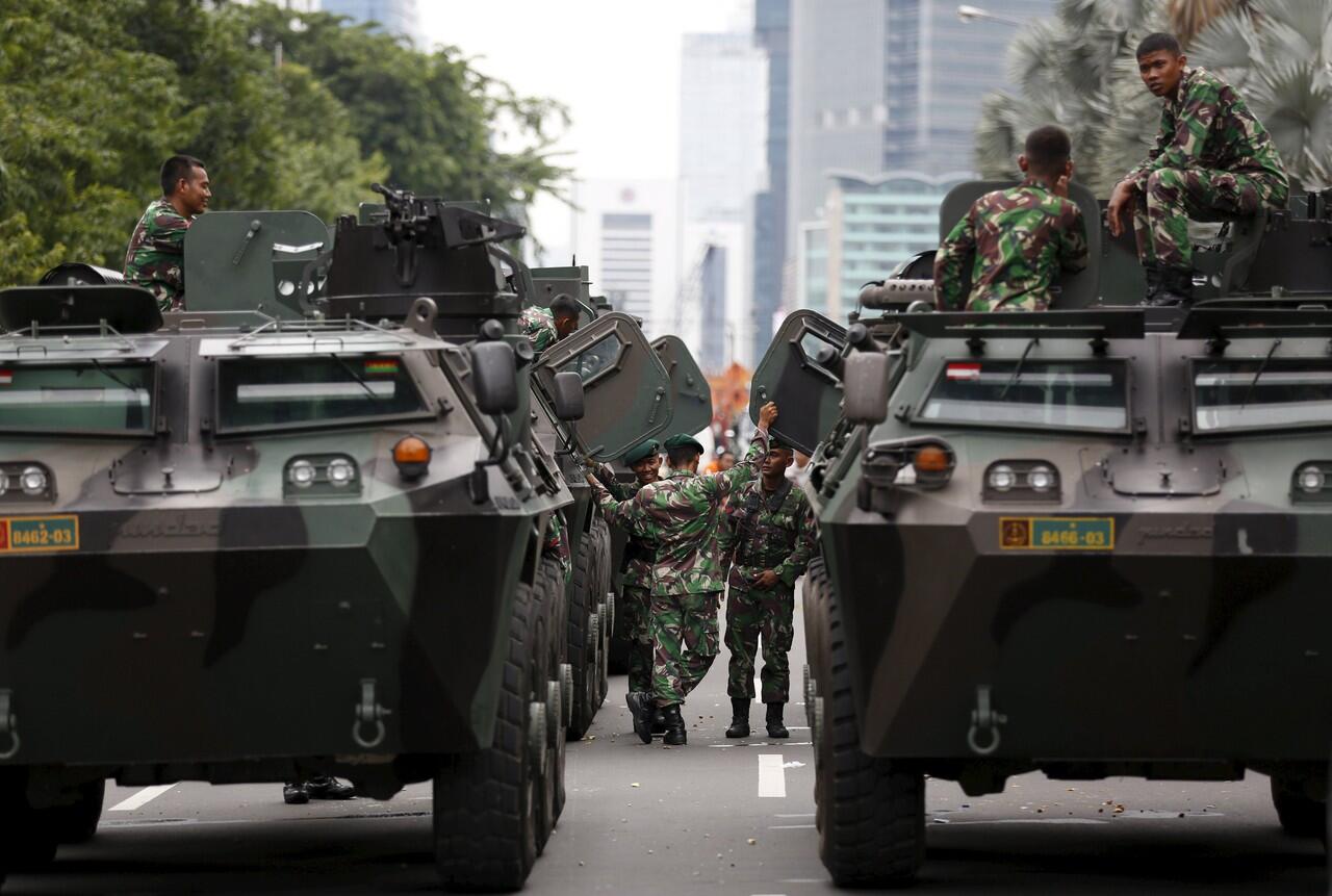 Foto2 Kehebatan Polisi Habisi Teroris Sarinah