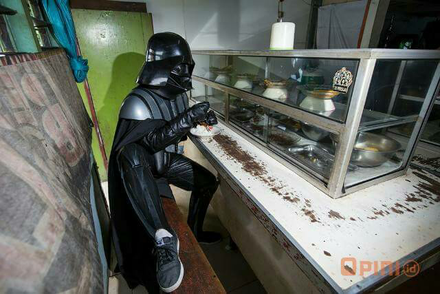 &#91;NGAKAK!!&#93; Keseharian Darth Vader di Indonesia