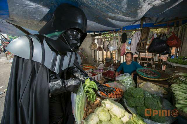 &#91;NGAKAK!!&#93; Keseharian Darth Vader di Indonesia