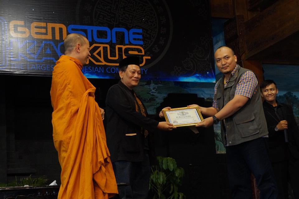 Terawang/ Prediksi/ Ramal Akurat TERBAIK ANTIMAINSTREAM TANPA MEDIA APAPUN !