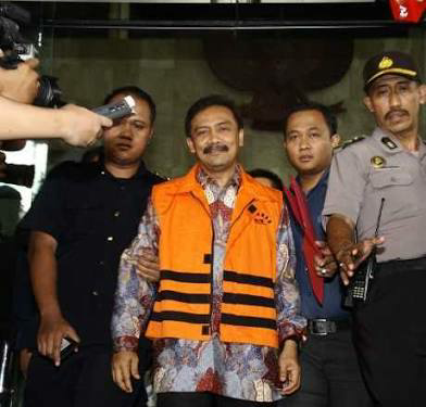 Dijual! Baju KPK seharga 1 Milyar
