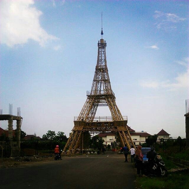 Di Tasikmalaya juga ada Menara Eiffel