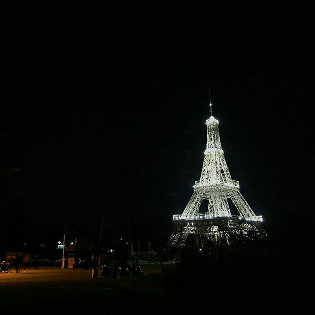 Di Tasikmalaya juga ada Menara Eiffel