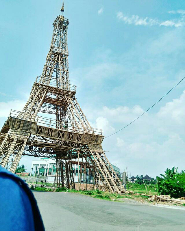 Di Tasikmalaya juga ada Menara Eiffel