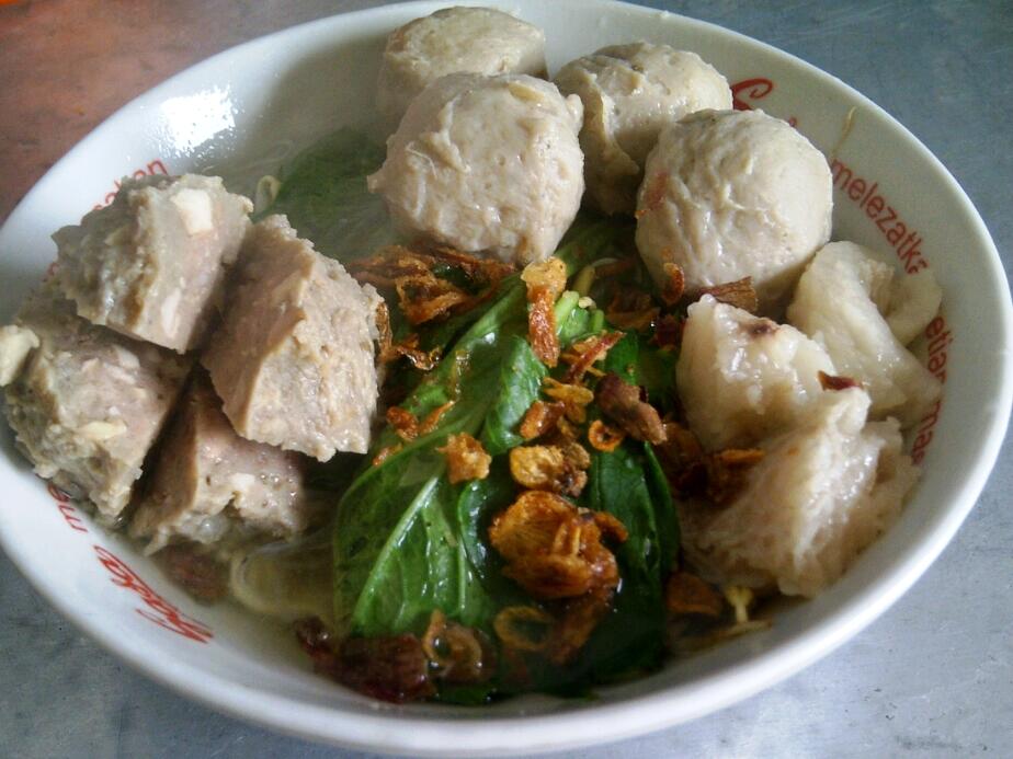 MAKANAN YANG SELALU DITEMUKAN DIDAERAH MANAPUN