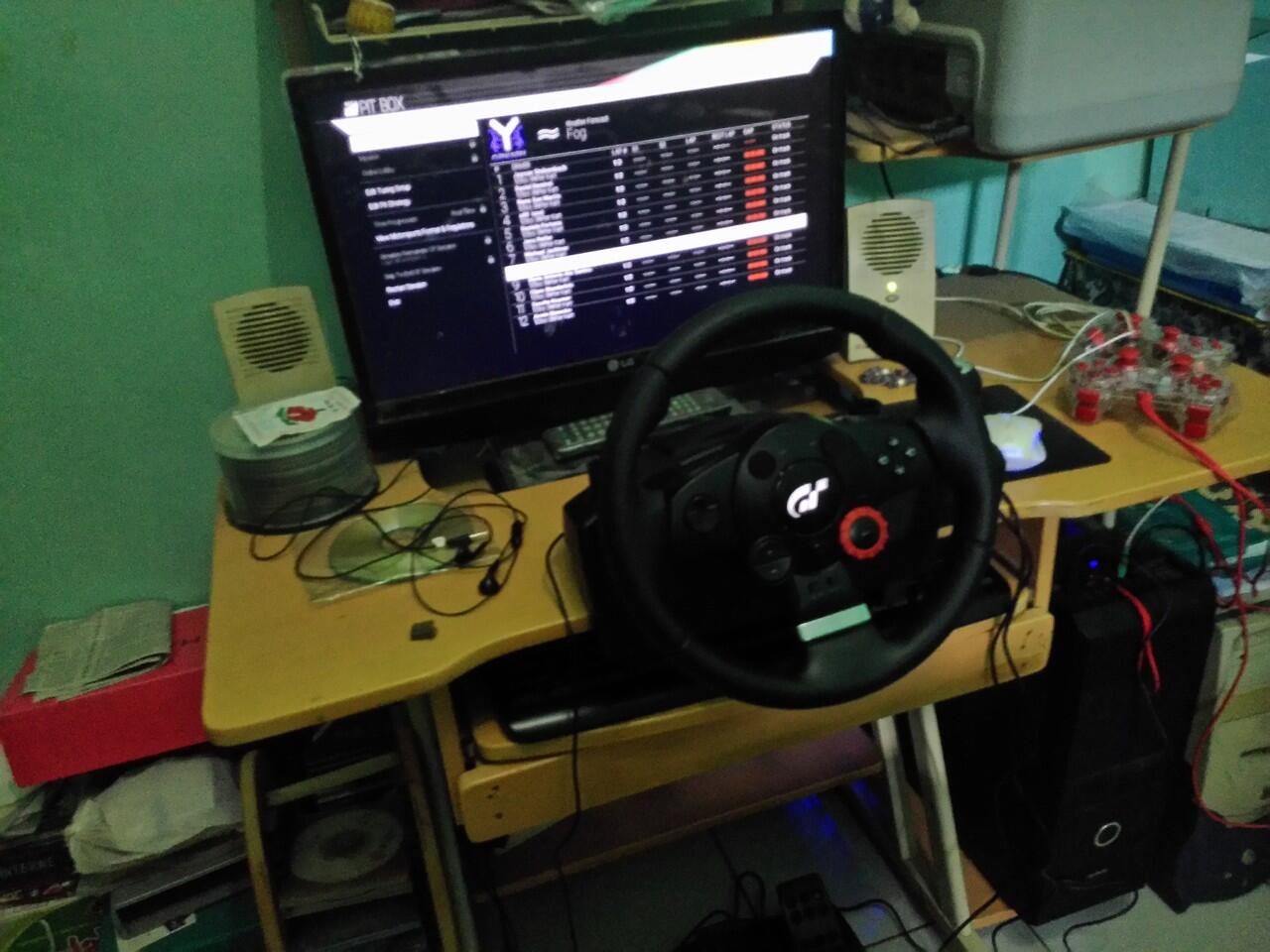 gantungan, hanger untuk headset, earphone, headphone minimalis untuk agan