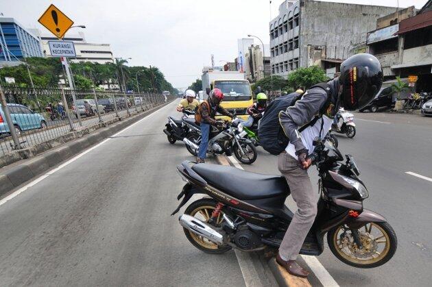 Mengenal Arti Rambu Lalu Lintas 🚦