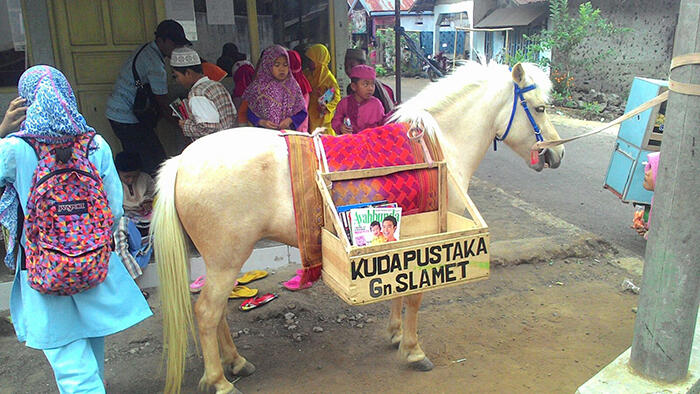 Perpustakaan unik ini hanya ada di indonesia loh!