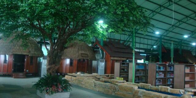 Perpustakaan unik ini hanya ada di indonesia loh!