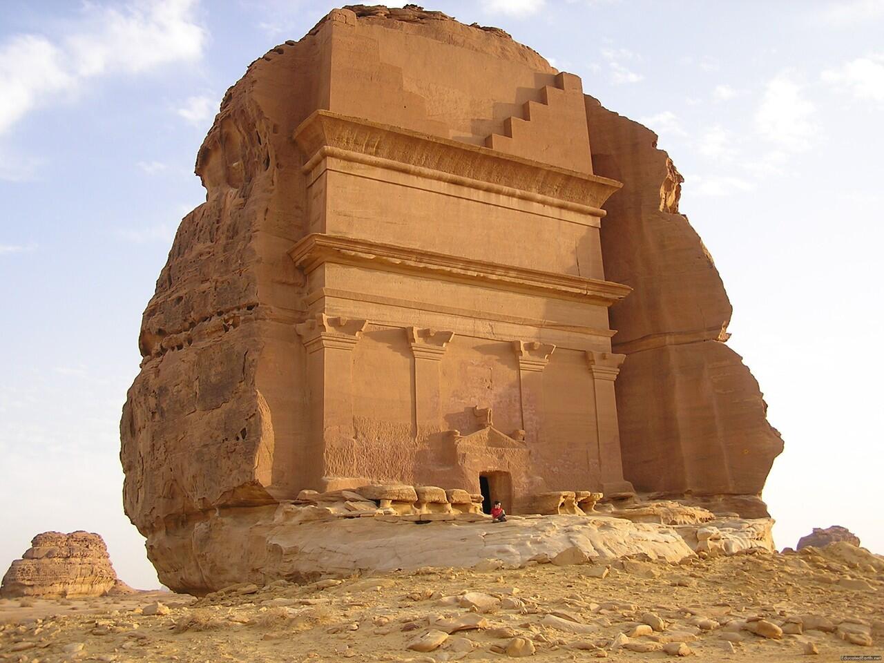 warisan budaya unesco madain saleh di saudi arabia