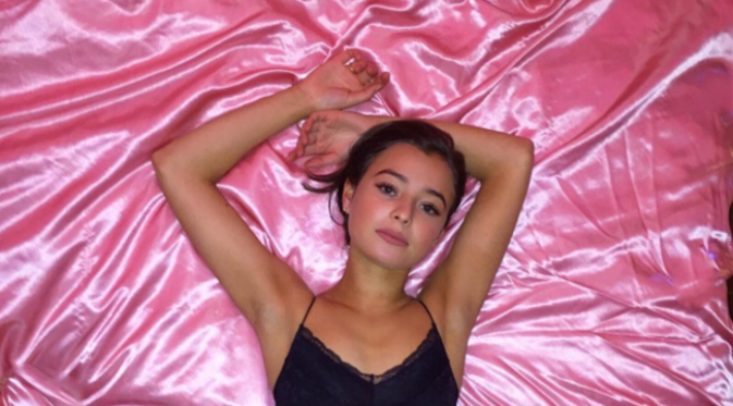 Foto: Gadis Seksi 20 Tahun Berwajah Imut Bintang Instagram