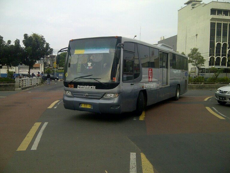 Mengenal Operator - operator TransJakarta Busway