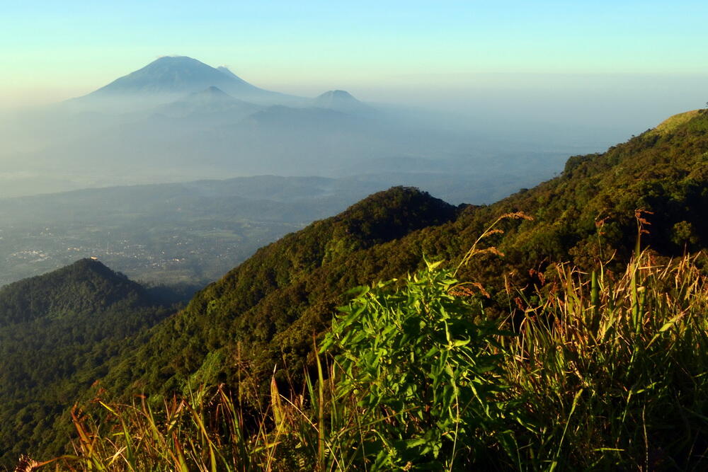 APA YANG KITA LIHAT KETIKA ADA DI GUNUNG2 JATENG