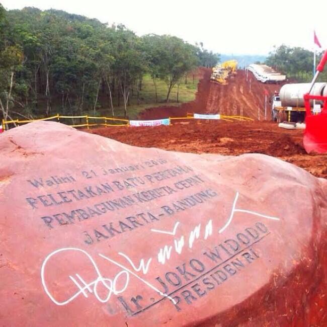 Salah Ketik di Prasasti Kereta Cepat yang Ditandatangani Jokowi