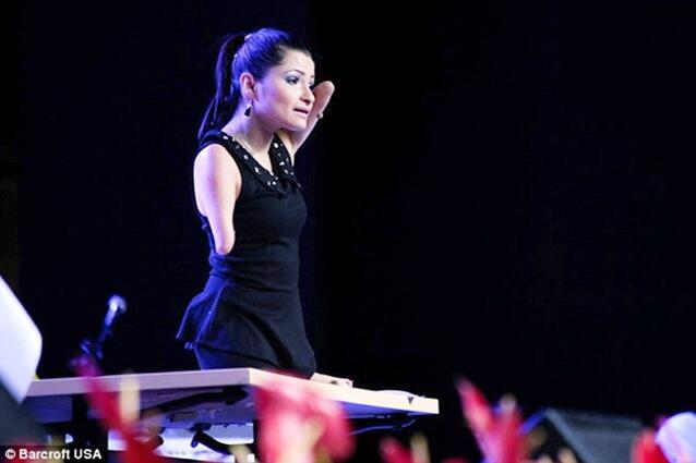 Wanita Tanpa Tangan dan Kaki yang Penuh Inspirasi