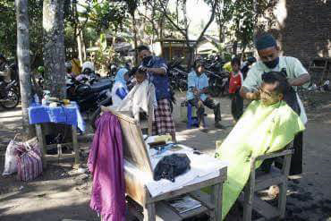 Sensasi Bercukur Dibawah Pohon Rindang (DPR)
