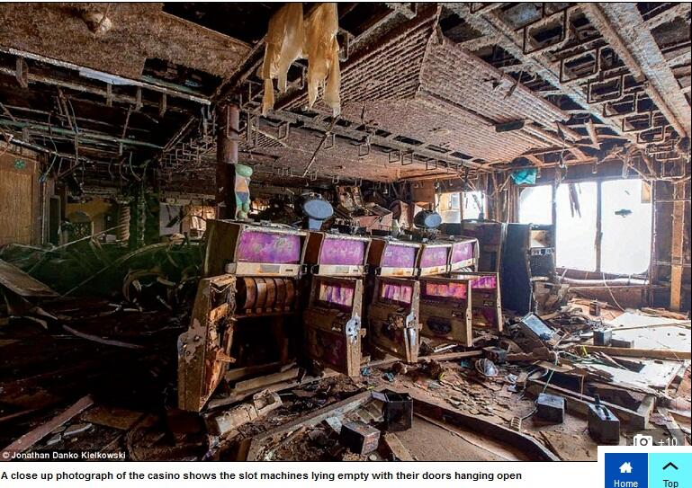Melihat Interior Dari Rongsokan Kapal Pesiar Mewah Costa Concordia