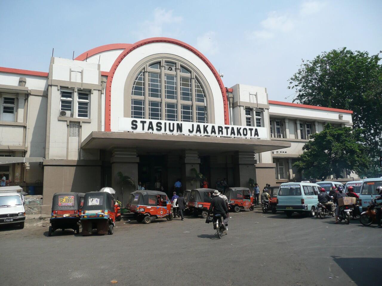 5 Stasiun Kereta Api tersibuk di Jakarta