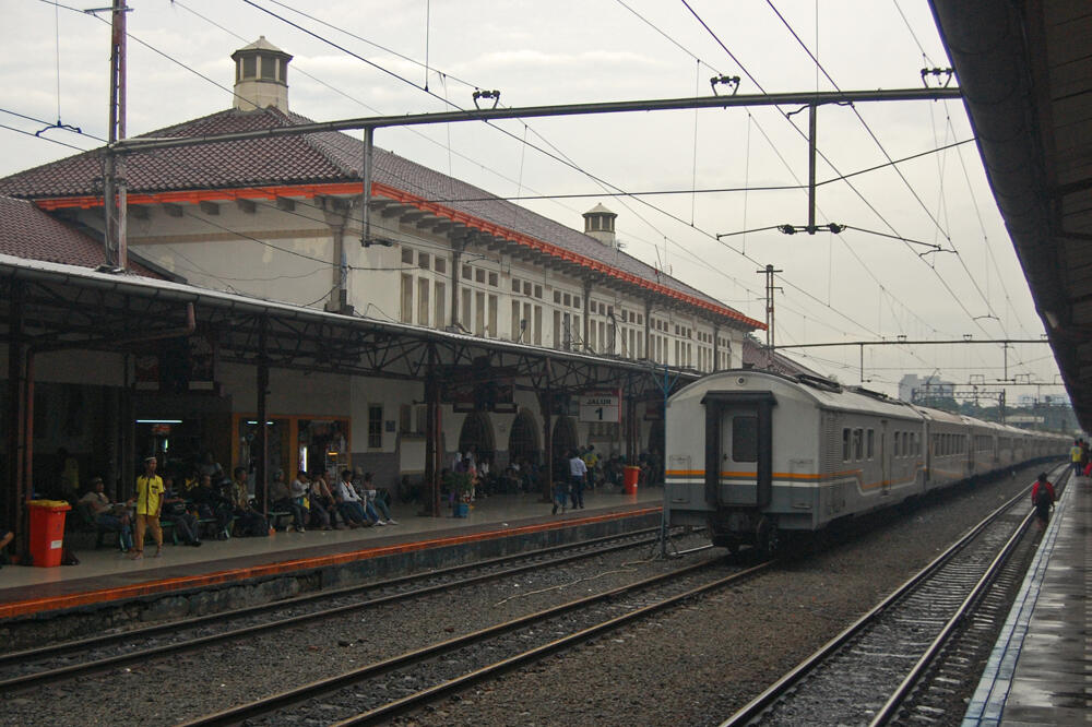 5 Stasiun Kereta Api tersibuk di Jakarta