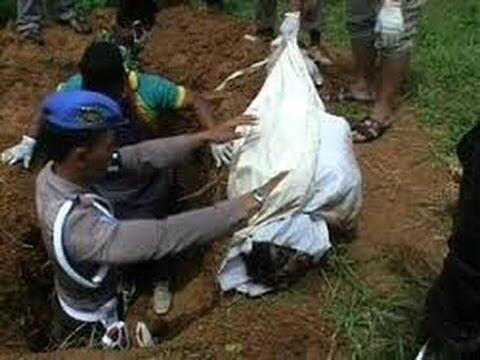 Pocong Teror Warga Minta Kawat Giginya Dilepas