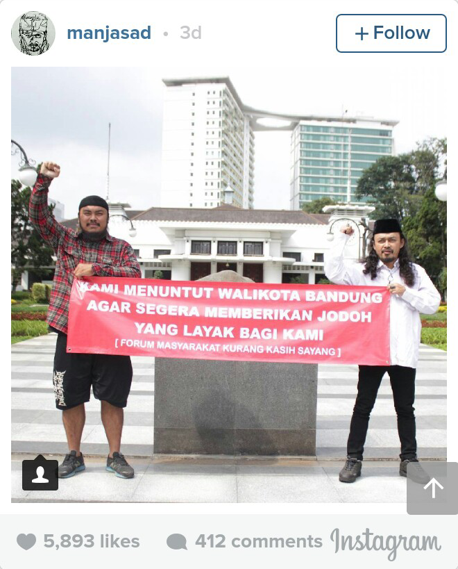 Unik, Demo Para Jomblo Di Bandung Meminta Dicarikan Jodoh