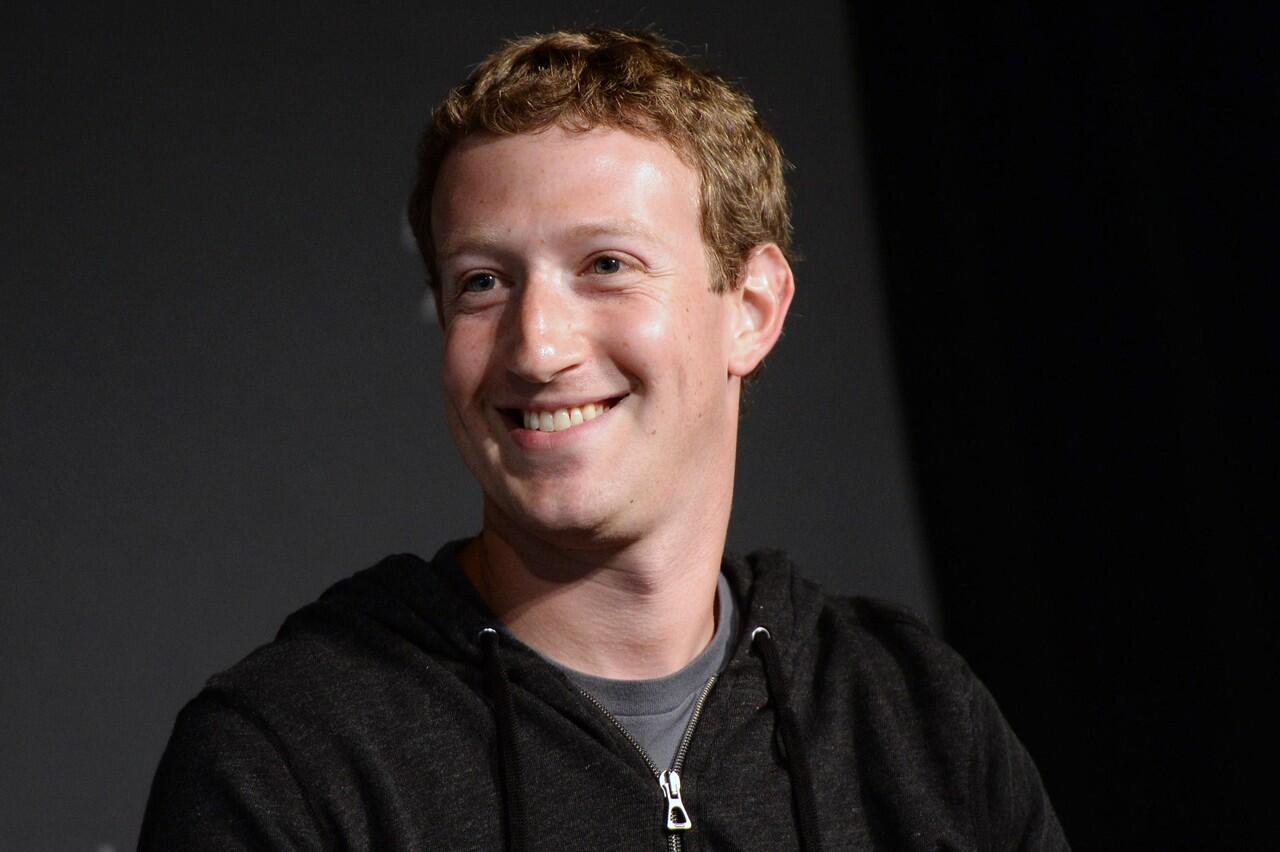  Mengapa Zuckerberg Selalu Pakai Kaos yang Sama?