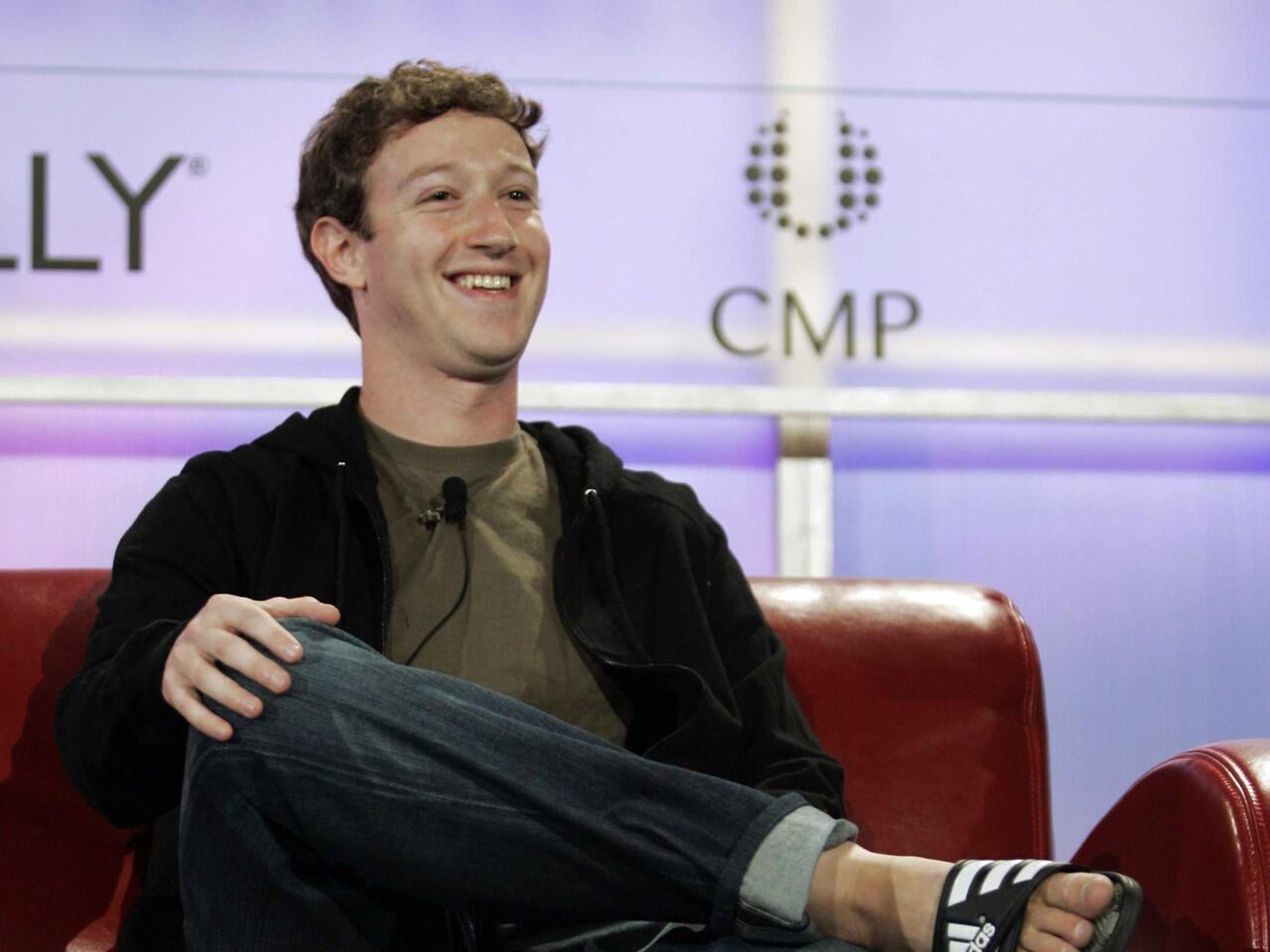  Mengapa Zuckerberg Selalu Pakai Kaos yang Sama?