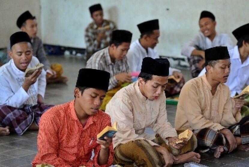 Jika kamu santri pasti pernah melakukan ini!
