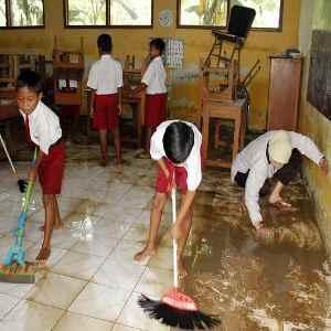 &#91;MOMENT LAWAS&#93; 7 Hukuman Bagi Murid Nakal di Sekolah