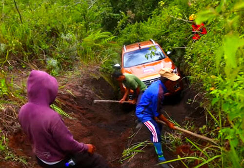 Berbagi Pengalaman Lewati Medan Ekstrem Untuk Sampai Gunung Tambora, Cekidot!