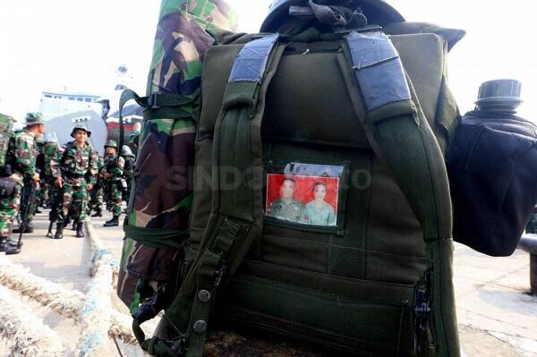 Foto-Foto Keren Pelepasan 1300 Prajurit TNI ke Perbatasan RI-Malaysia