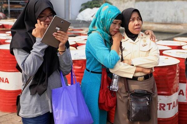 Foto-Foto Keren Pelepasan 1300 Prajurit TNI ke Perbatasan RI-Malaysia