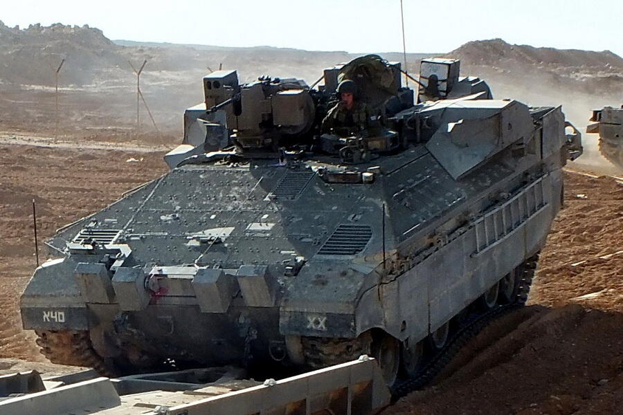 &#91;PIC&#93; Namer Heavy APC Israel Dengan Trophy APS