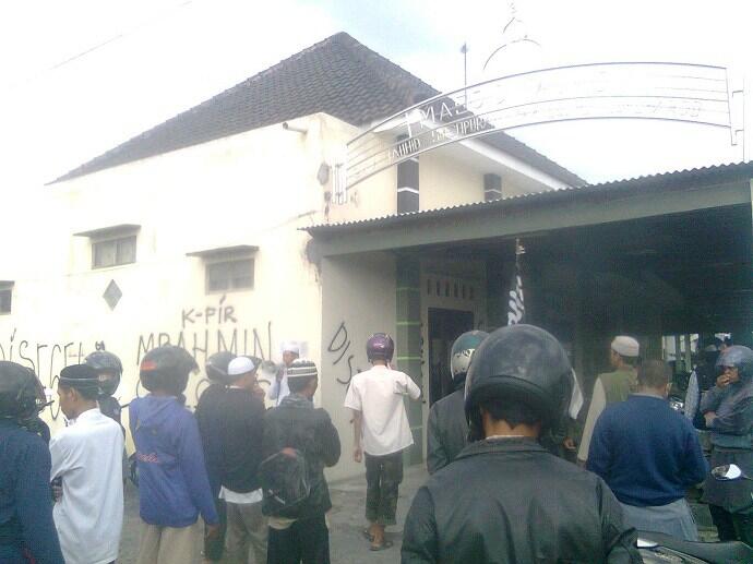 9 Aliran atau Ajaran Menyimpang yang tidak tampan 