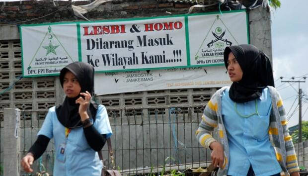 Cari Kaum LGBT, FPI Sweeping Rumah Kos di Bandung