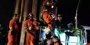 Setelah 36 Hari Terkubur, 4 Penambang China Di Selamatkan