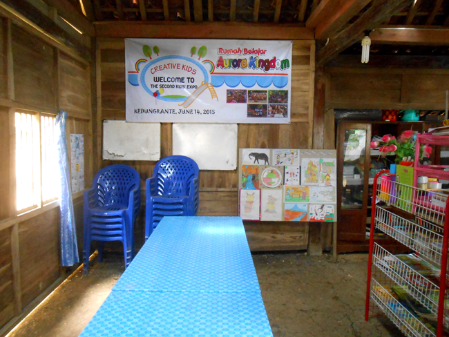 Pengabdian Gadis Desa di Dunia Pendidikan Nonformal