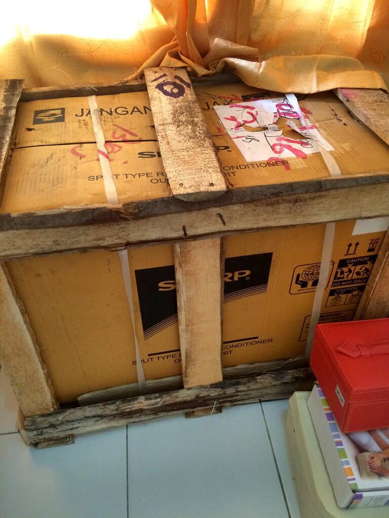 Silahkan gunakan jasa pengiriman STAR CARGO jika ingin barang anda hilang!