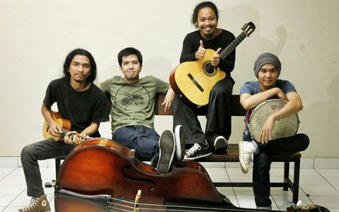 Recomen dari ane buat kalian, Payung Teduh!!