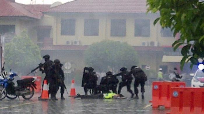 BOM Meledak di Polda Kalsel, Beberapa Warga Terluka