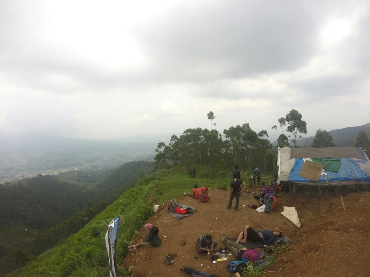 Lintas Trek Rakutak 1922 mdpl, Dari Sukarame hingga Kamojang