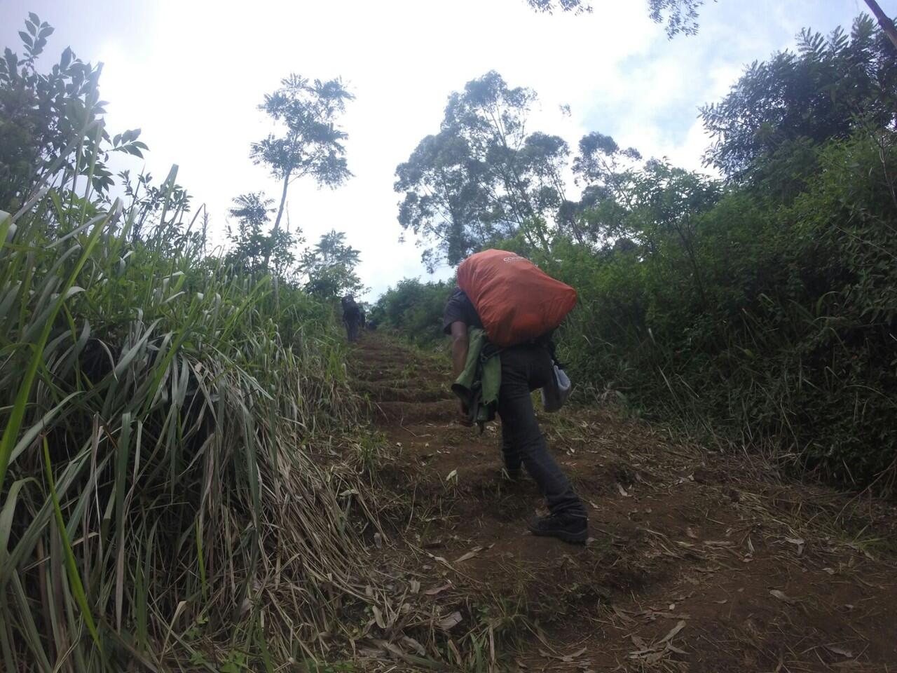 Lintas Trek Rakutak 1922 mdpl, Dari Sukarame hingga Kamojang