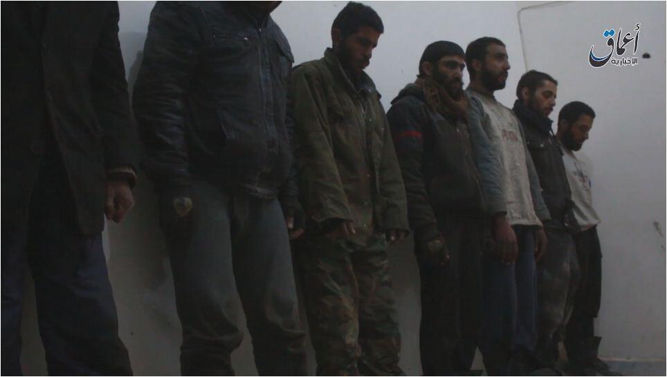 Kasian Banget, IS rilis Video Penangkapan Puluhan Tentara Bashar di Deir Ezzor 