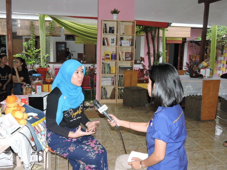 Mengenal Kaum Tunarungu Lewat Cafe FingerTalk