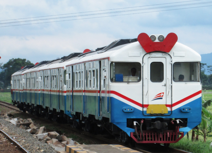 KJC Jangan Cuma Minta Maaf, Dengar Nih Curhat Para Pengguna Commuter Line