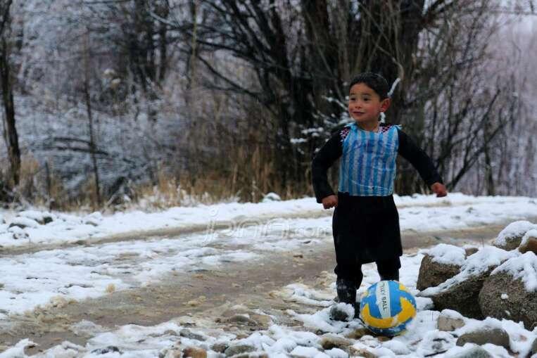 Bocah Afghanistan Ini Mencuri Perhatian Lionel Messi